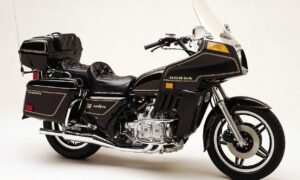 1100 Gold Wing