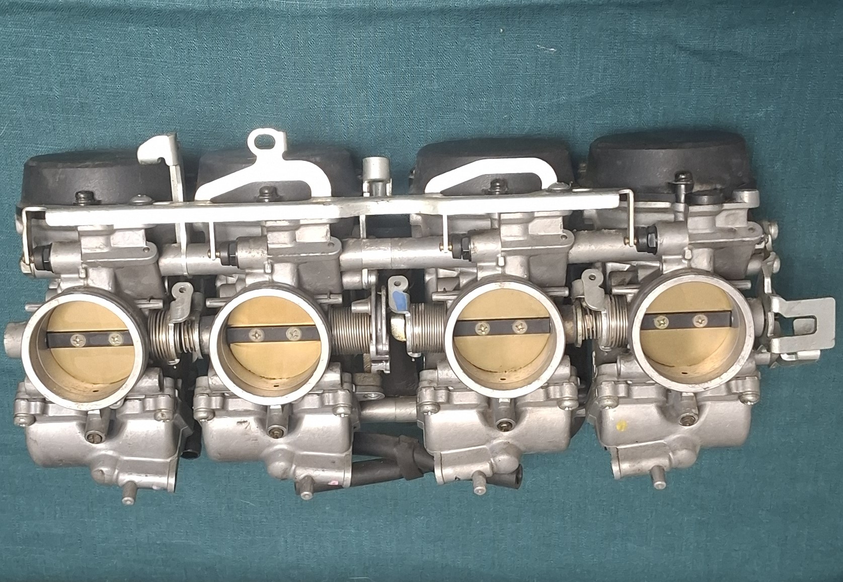 Rampe de carburateurs de HONDA 1100 CBR XX