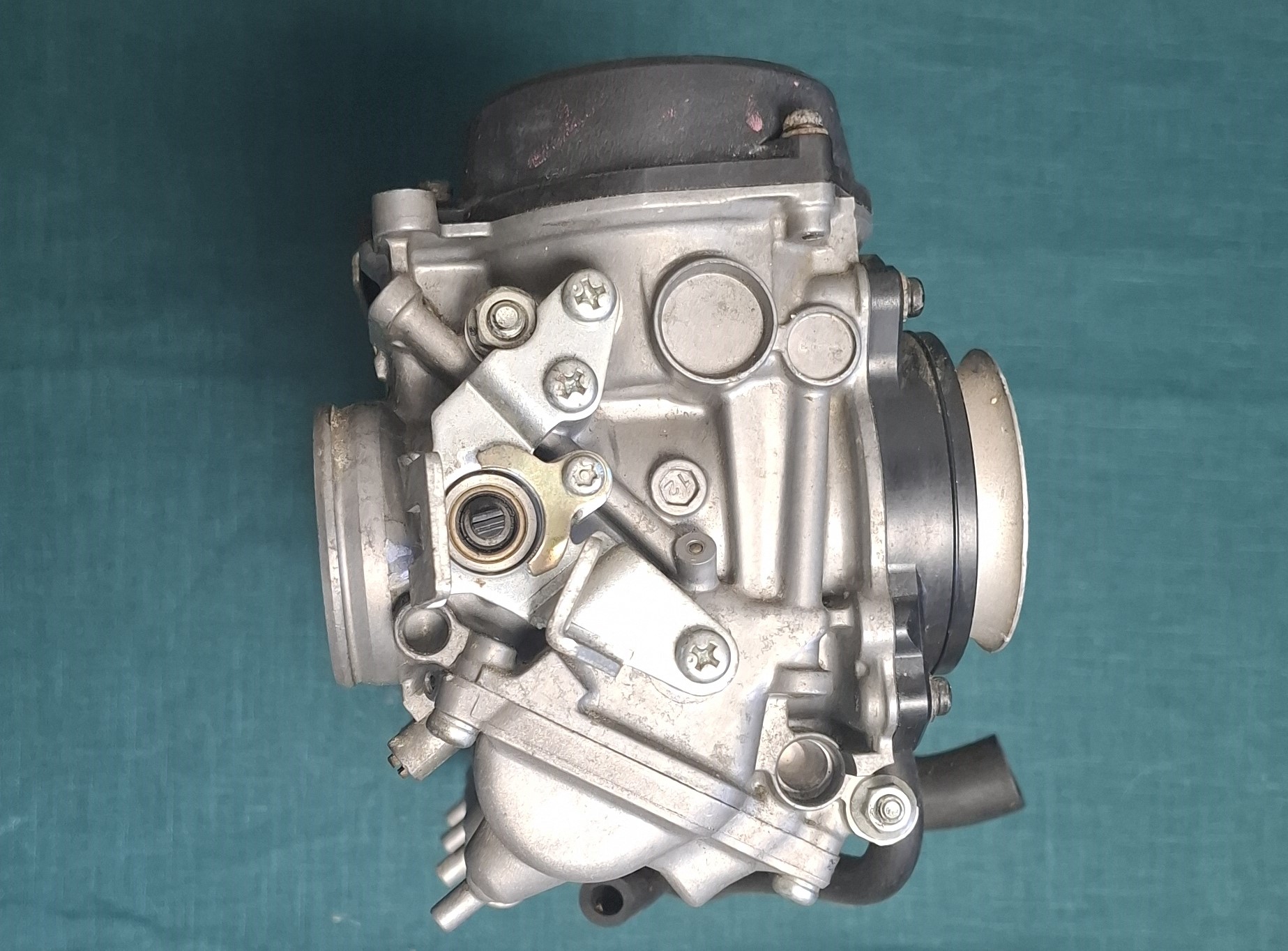 Rampe de carburateurs de HONDA 1100 CBR XX – Image 4