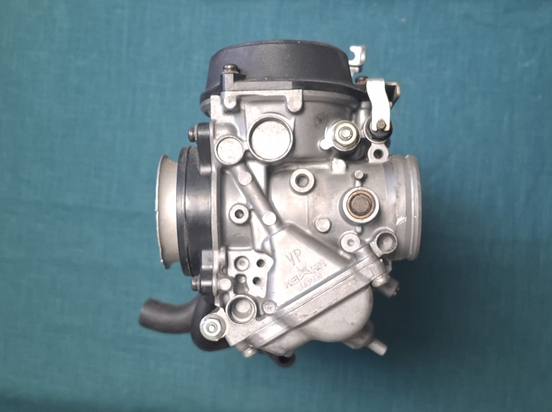 Rampe de carburateurs de HONDA 1100 CBR XX – Image 3