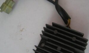 Régulateur pour Honda NX 650 Dominator