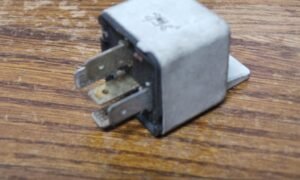 Relais de démarreur 58002R pour PIAGGIO