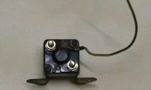 Relais de démarreur SUZUKI 125 GN