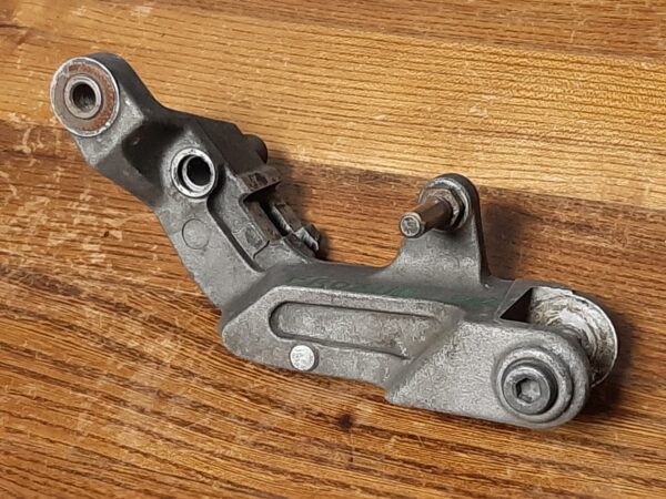 Support d'étrier avant gauche CBR 1100 XX HONDA