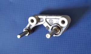 Patte d'ancrage d'étrier de frein HONDA 125 NSR