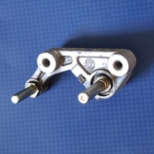 Patte d'ancrage d'étrier de frein HONDA 125 NSR