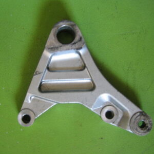 Platine support d'étrier arrière pour YAMAHA FZS 600 Fazer.
