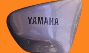 Cache latéral droit de Yamaha 125 Virago