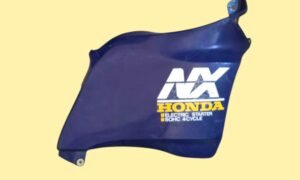 Carénage de HONDA 125 NX côté droit