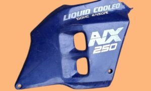 Flanc droit de carénage de HONDA 250 NX
