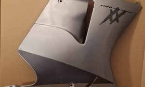 Carénage latéral inférieur droit de HONDA CBR 1100 XX