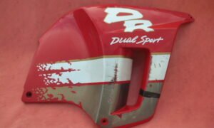 Flanc de carénage droit Suzuki 800 DR Big