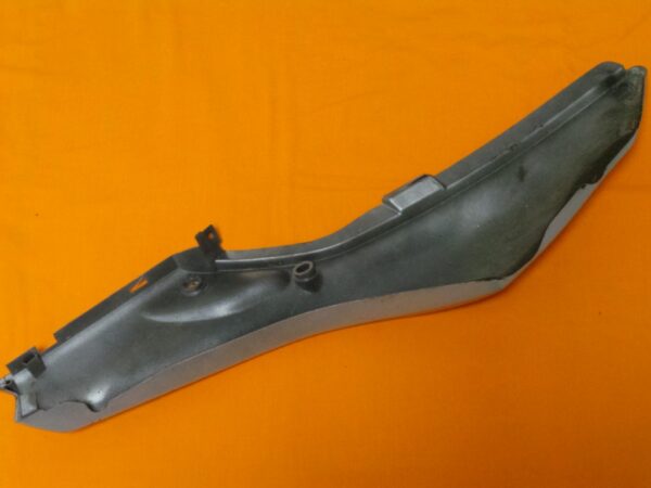 Demi coque de selle coté gauche pour YAMAHA 125 TDR – Image 3