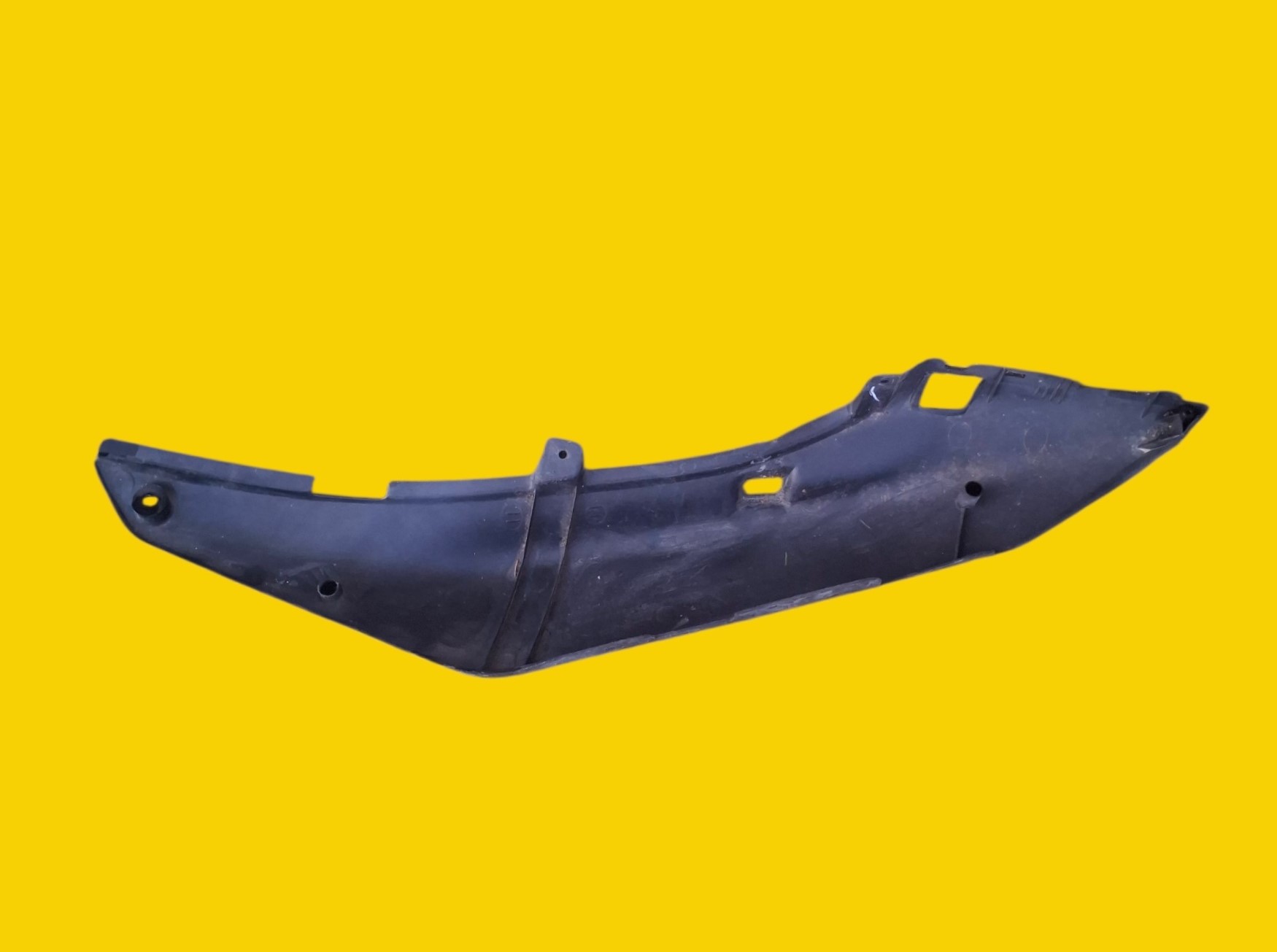 Demi coque arrière droite de YAMAHA XJ 600 N – Image 2