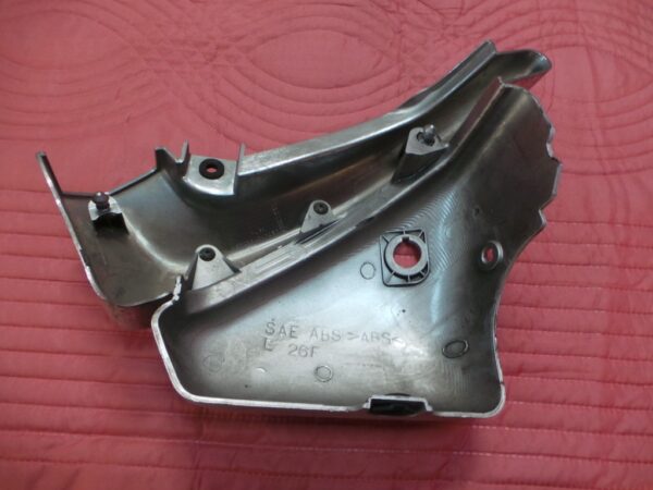 Cache latéral Gauche pour SUZUKI 125 VL Intruder – Image 2