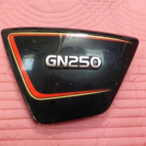 Cache latéral gauche Suzuki GN 250