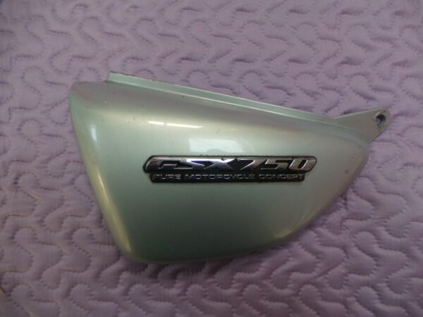 Cache latéral gauche pour Suzuki 750 GSX Inazuma