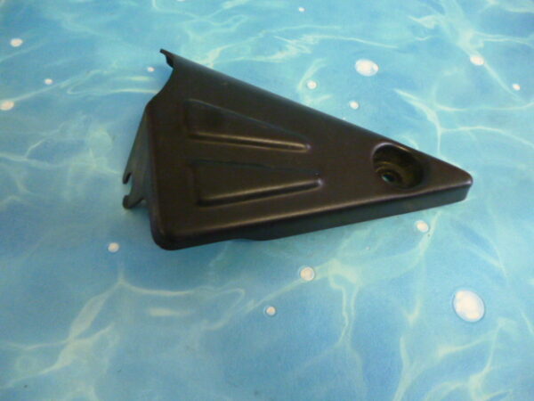 Petit cache gauche sous réservoir Yamaha 600  XJN