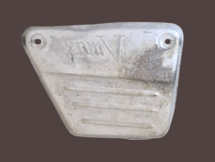 Cache latéral gauche de Yamaha V.Max – Image 2