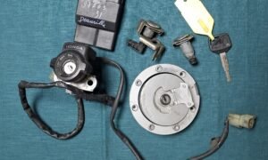 Jeu de contacteur, bouchon de réservoir, serrures et CDI HONDA 650 Deauville