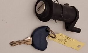 Serrure de selle de Vespa 125 ET4