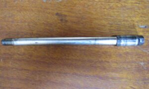 Axe de roue avant Suzuki Burgman 400