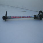 Axe de roue arrière complet pour Yamaha 125 SR