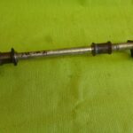 Axe de roue arrière Yamaha TW 125