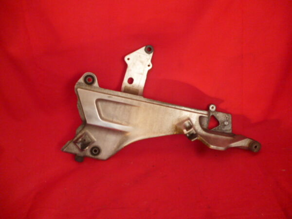 Platine de repose pieds Gauche Honda ST 1100 Pan European