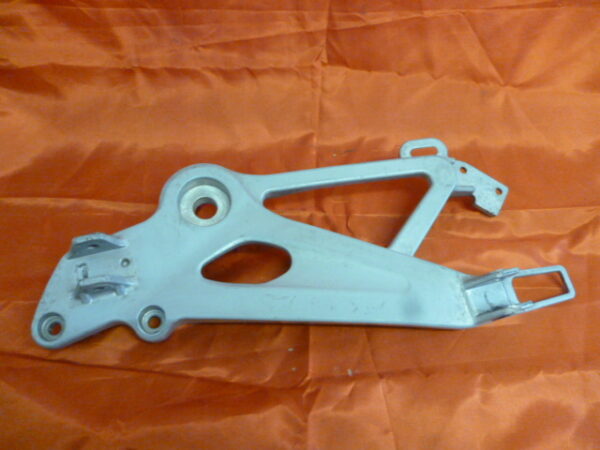 Platine repose pieds gauche HONDA 650 SLR