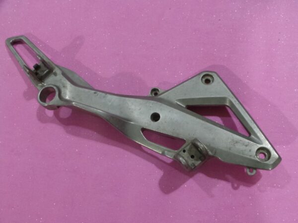 Platine de repose pieds HONDA 600 Hornet