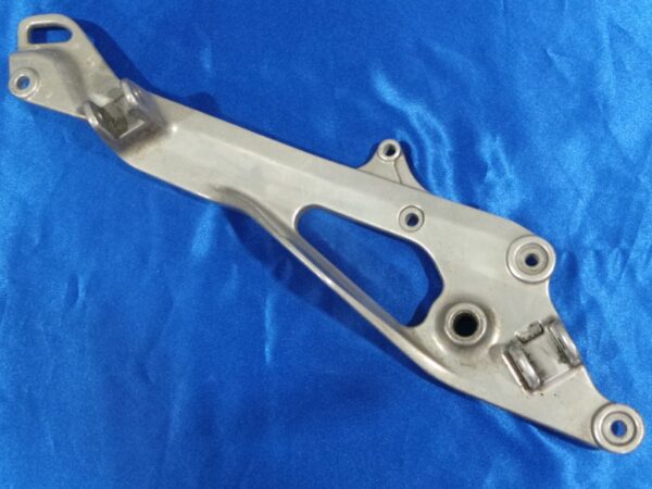 Platine de repose pieds pour TDM 900 YAMAHA