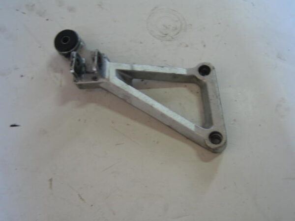 Platine repose pied arrière droit DAELIM 125 Roadwin