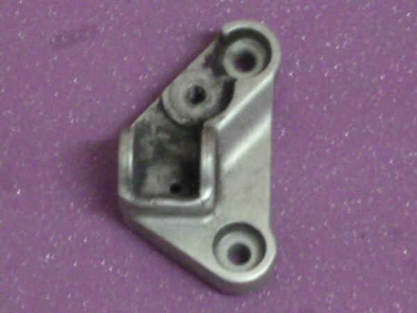 Platine de repose pieds avant gauche HONDA CB 750 Seven Fifty