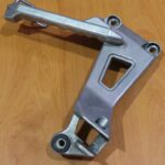 Platine de repose pied HONDA 750 VFR