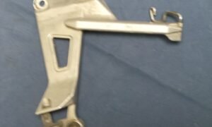 Platine de repose pieds HONDA 750 VFR