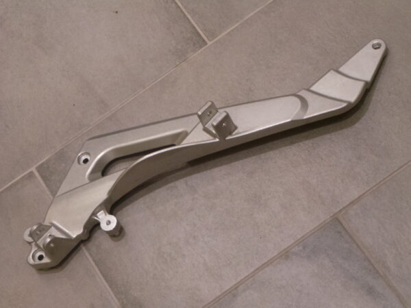 Platine de repose pieds gauche pour HONDA 650 Deauville