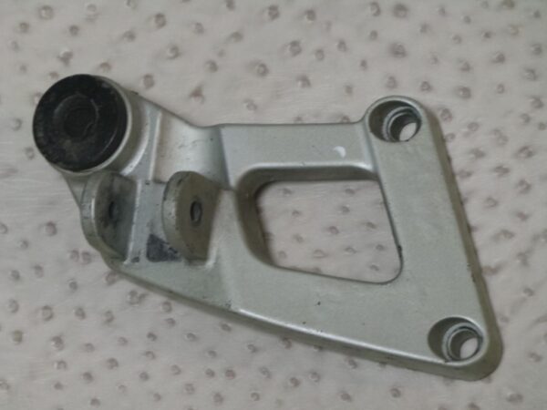 Platine repose pieds arrière KAWASAKI 600 ZZR