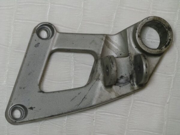 Platine arrière de repose pieds KAWASAKI 600 ZZR