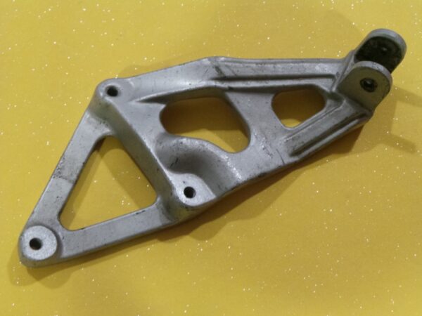 Platine repose pieds arrière KAWASAKI ZXR 750