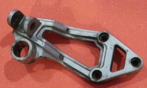 Platine de repose pied Ar.D de ZX 10 R Tomcat KAWASAKI