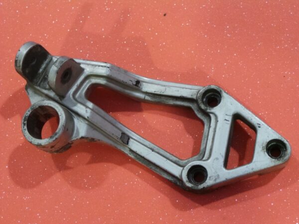 Platine de repose pied Ar.D de ZX 10 R Tomcat KAWASAKI