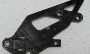 Platine de repose pieds pilote KAWASAKI 500 GPZ 1994.