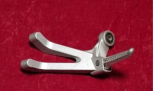 Platine et repose pied Ar. G. de SUZUKI 1000 TLS