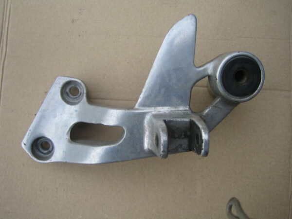 Platine de repose pieds passager YAMAHA XJ 900 DIVERSION