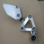 Platine de repose pieds avant droit Yamaha FZS 600 Fazer