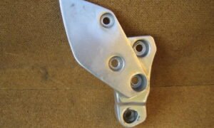 Platine repose pieds avant droite pour YAMAHA 1200/1300 XJR