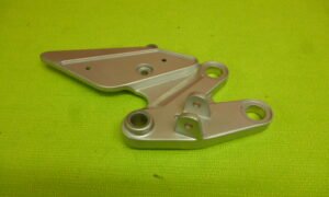 Platine repose pieds avant droite Yamaha FZ6