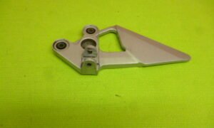 Platine de repose pieds avant gauche Yamaha 600 FZ6