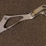 Support de repose pieds, platine gauche YAMAHA 850 TDM